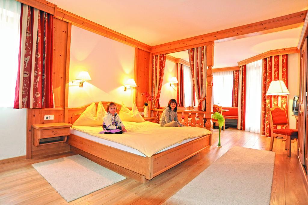 Hotel Loffele Weissbriach Rum bild