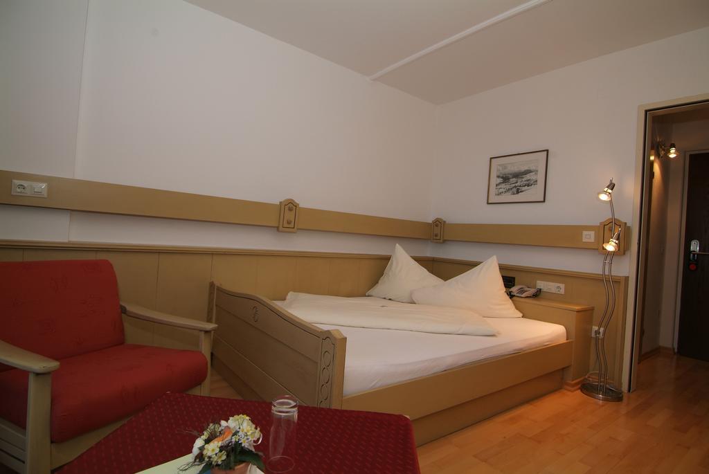 Hotel Loffele Weissbriach Exteriör bild